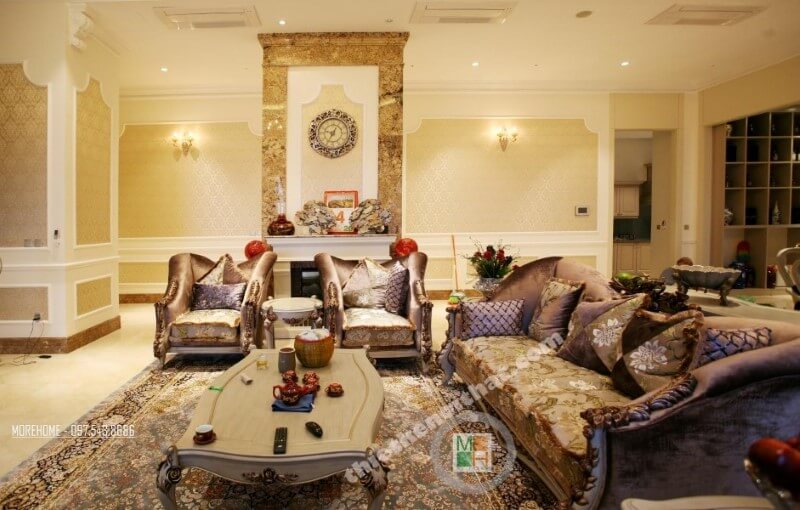 Bộ sofa to bản chất liệu nhung ấm áp chính là điểm nhấn mang đến sự vững chãi và an toàn cho không gian sinh hoạt chung của cả gia đình Sofa tân cổ điển cao cấp